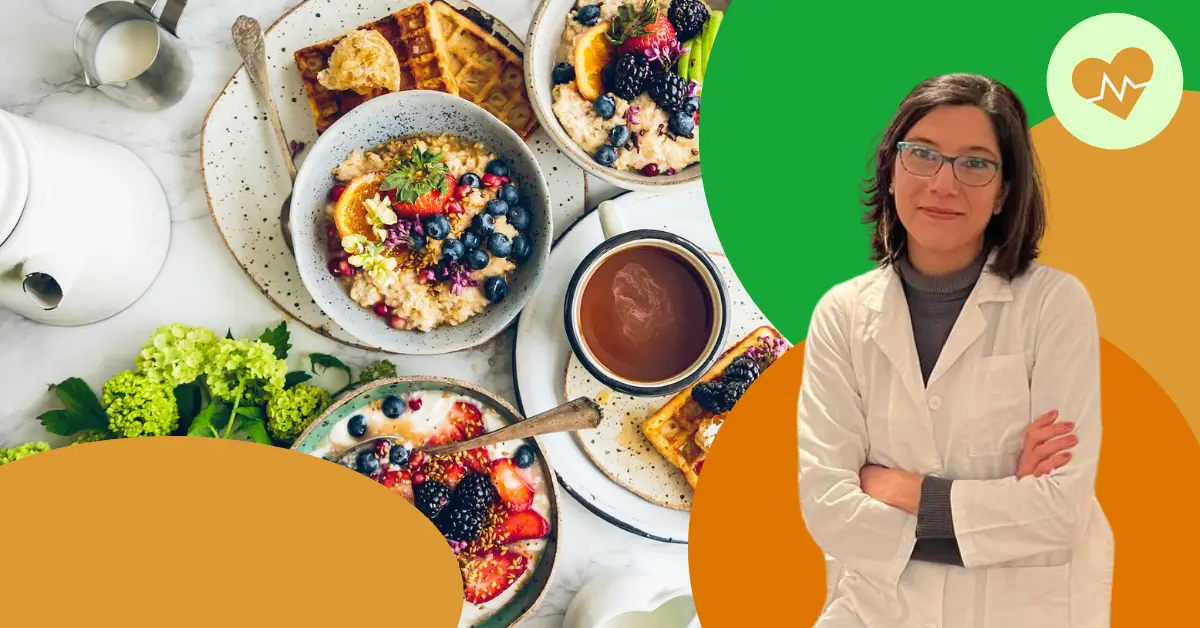 colazione-dolce Esempi di colazione dolce sana con frutta fresca, cereali e bevande calde, accanto a Monica Ceccon nutrizionista